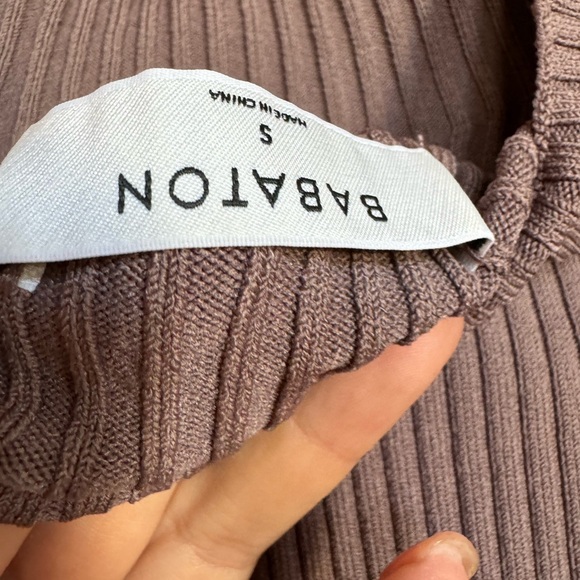 Aritzia Babaton sculpt knit long sleeve top, tie back size medium - Picture 3 of 6